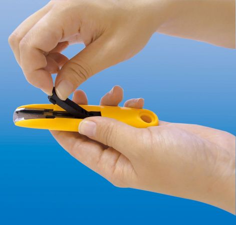 Нож OLFA Hobby Craft Models безопасный с выдвижной системой защиты, 12,5мм Нож OLFA Hobby Craft Models безопасный с выдвижной системой защиты, 12,5мм