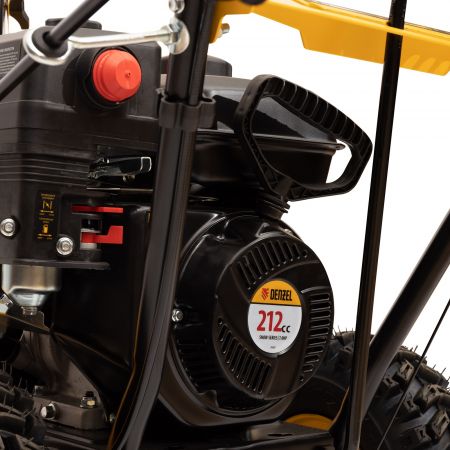 Бензиновая снегоуборочная машина SB 560, 212 cc, ручной старт Denzel